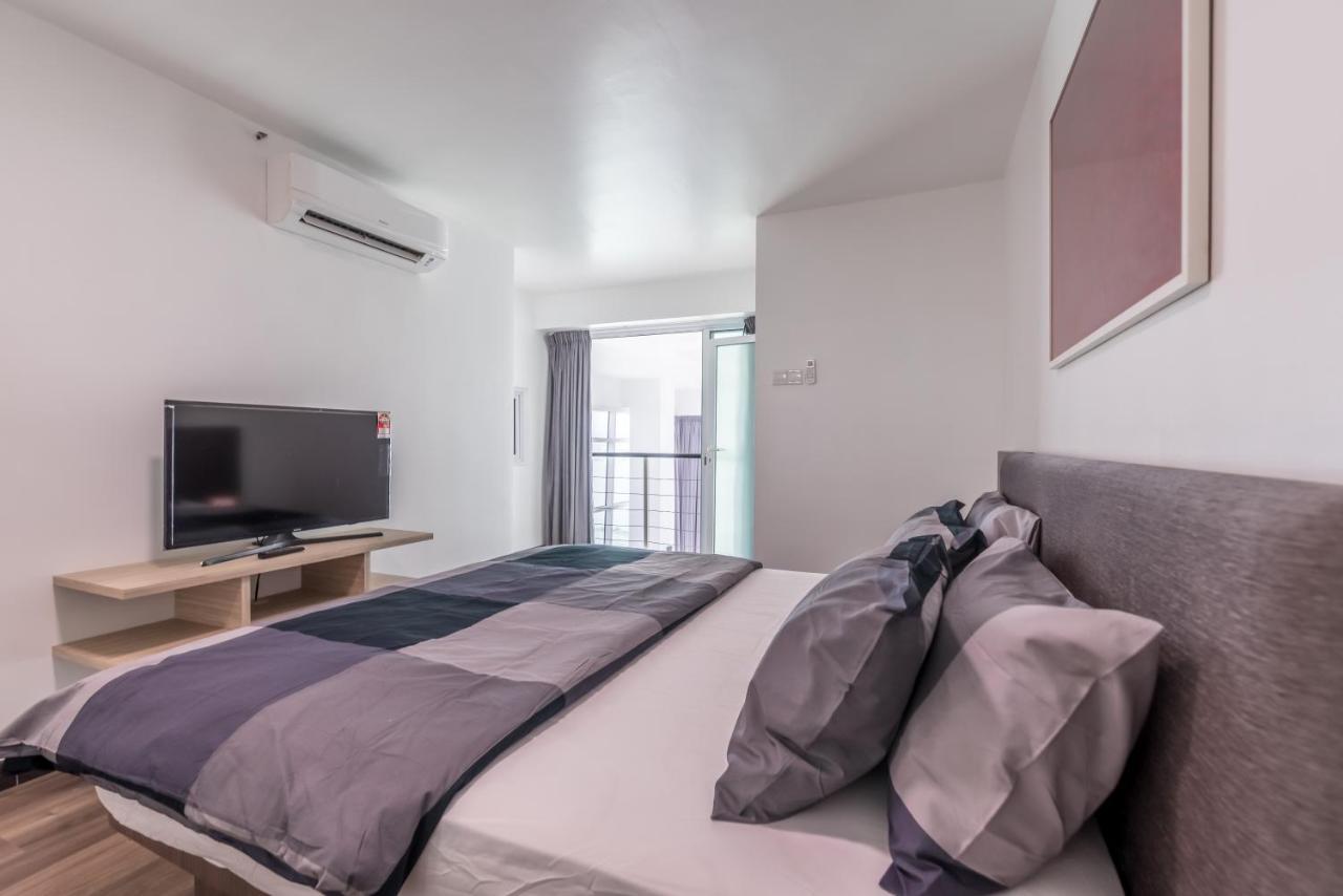 Maritime Penthouse Suite By The Sea George Town Exteriér fotografie