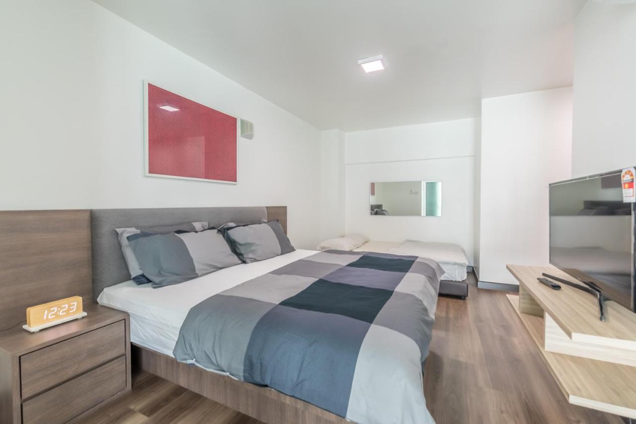 Maritime Penthouse Suite By The Sea George Town Exteriér fotografie
