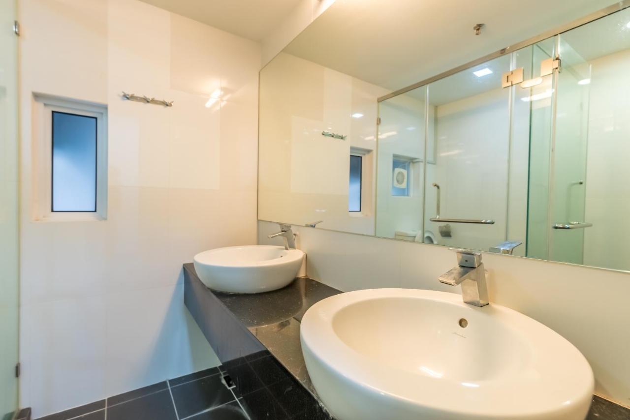 Maritime Penthouse Suite By The Sea George Town Exteriér fotografie